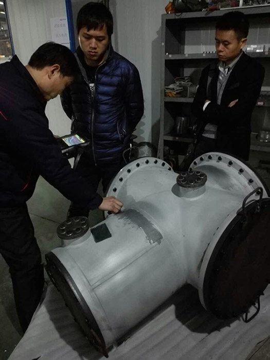 客戶檢查我公司GIS殼體超聲波探傷。